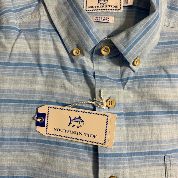 NWT Southern Tide
Varigated Stripe Short-Sleeve Woven Shirt - Picture 3 of 5